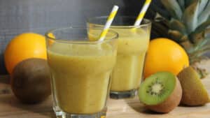 Smoothie met ananas sinaasappel en kiwi recept aug 16 2021 1