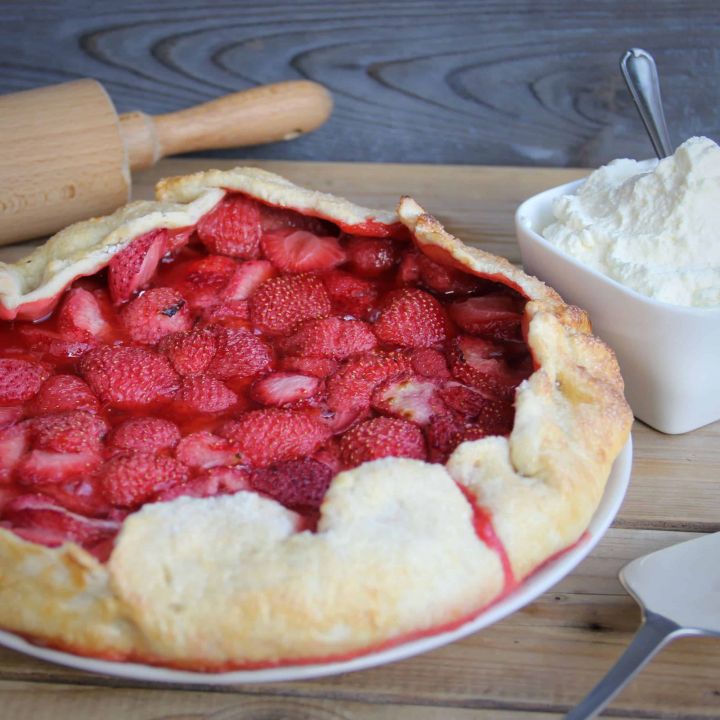 Aardbeien galette taart. Eenvoudig te maken aardbeientaart Eetman
