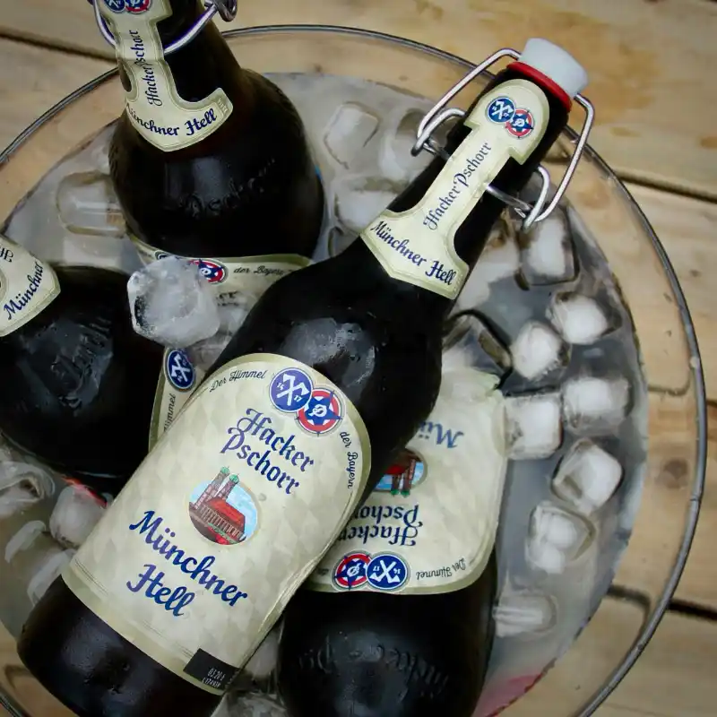 Hacker Pschorr Munchner Hell pils in ijs 800x800