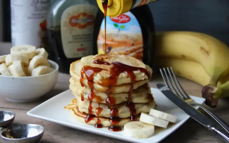 Amerikaanse pannenkoeken met banaan