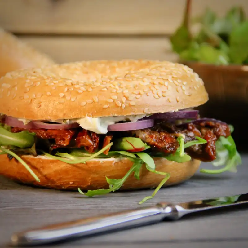 Bagel met zongedroogde tomaat recept jan 2020 800x800