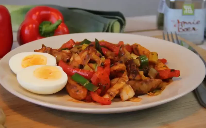 Stoofschotel met paprika en prei