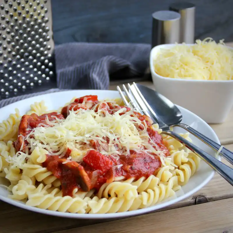 Fusilli met champignon en paprika recept jun 2020 800x800