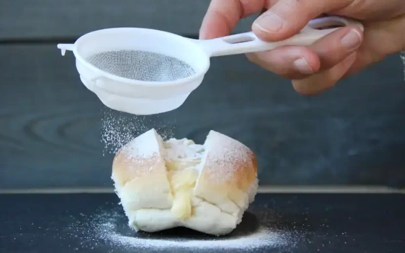 Puddingbroodjes met banketbakkersroom