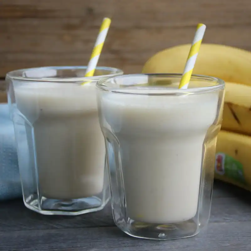 Banaan vanille milkshake maken 800x800