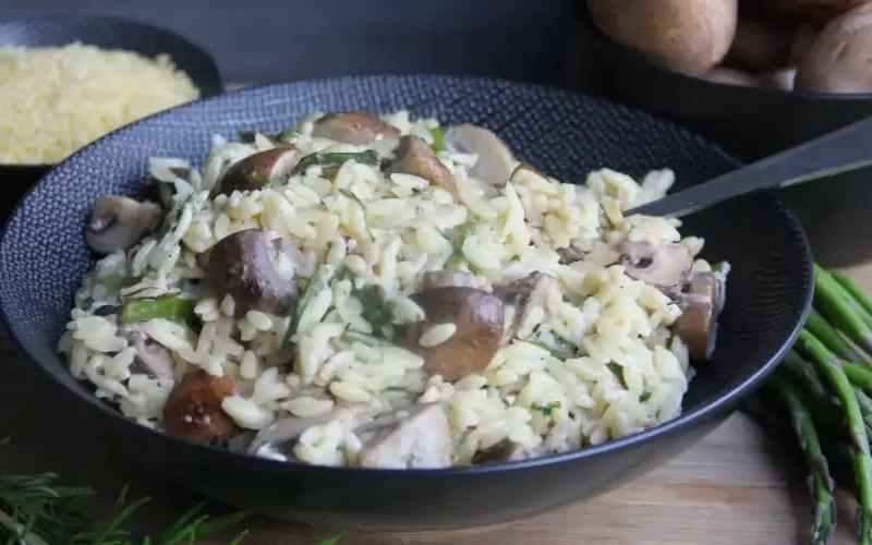 Orzo met champignons en aspergetips