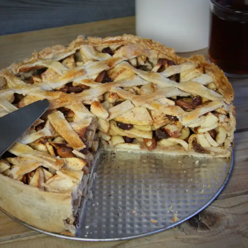 Appeltaart met noten en slagroom recept dec 2020 800x800