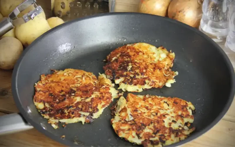 Rösti met kaas en ui