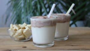Witte chocolademelk met cacao slagroom recept Uitgelicht