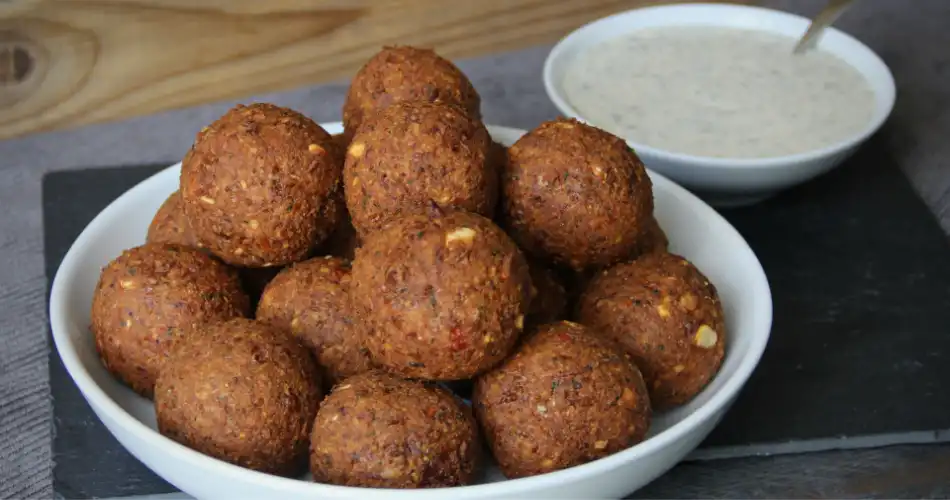 Falafel met dipsaus mei 2021 950x500