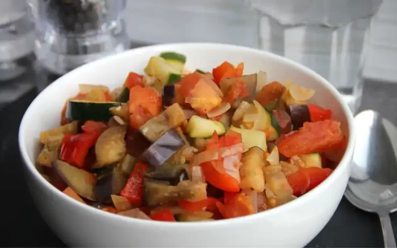 Ratatouille met courgette, aubergine, tomaat en ui