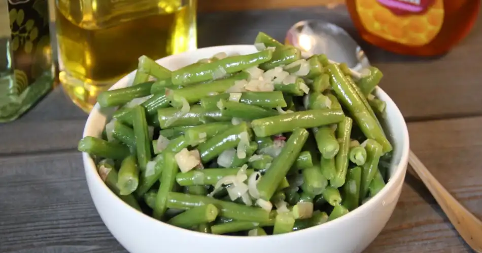 Bonensalade met sjalotten en honingdressing jan 2022 950x500