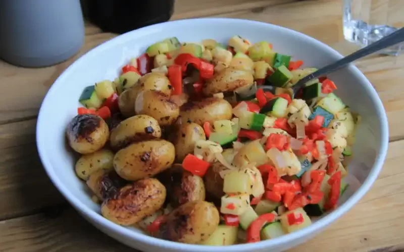 Courgette met zoete paprika en Halloumi