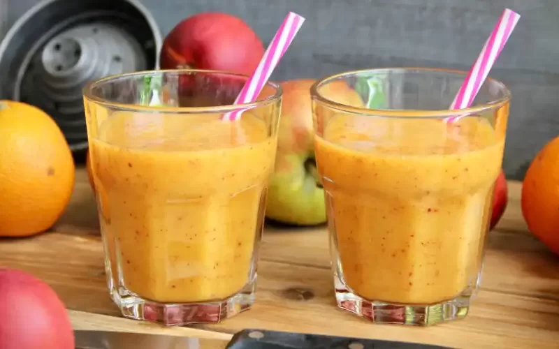 Smoothie sinaasappel-nectarine-appel