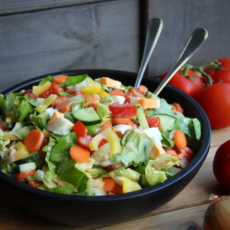 Salade met kropsla en slasaus recept 800x800