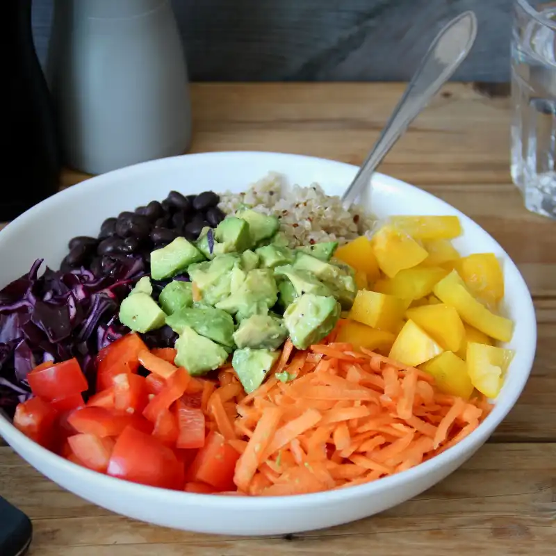 Regenboog Buddha Bowl recept 800x800