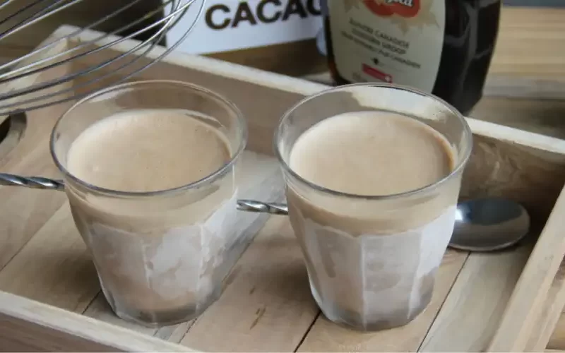 Parfait ijs met koffie en chocolade