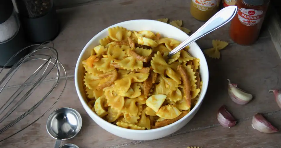 Pasta met kerriesaus 950x500