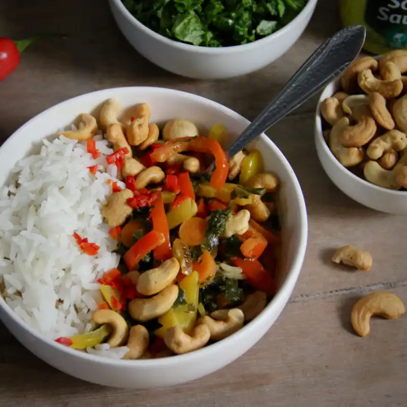 Thaise curry met groenten en cashewnoten recept dec 2023 800x800